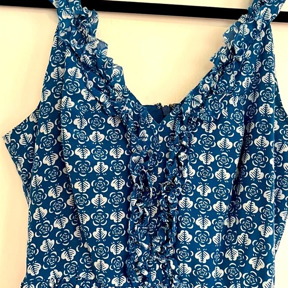 Banana republic heritage collection cocktail tea dress. Size 4P. Blue and white. - Picture 3 of 5